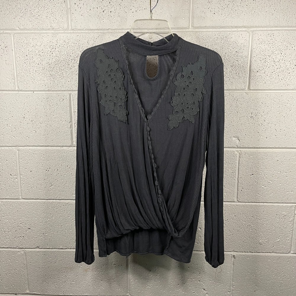 Altar'd State Women's Long Sleeve Faux Wrap Choker Neckline Top Size Small